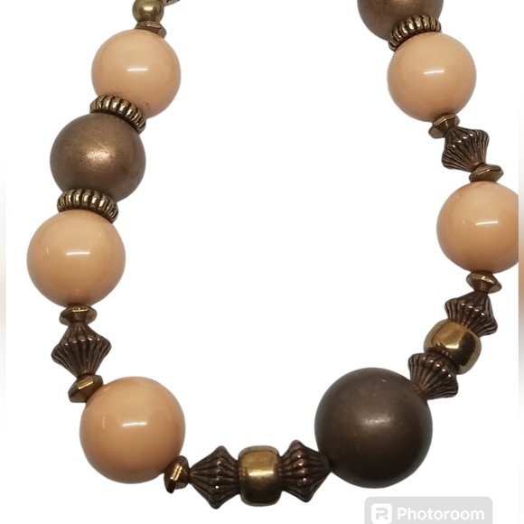 VINTAGE LONG BRONZE & BEIGE COLOR CHUNKY BEADED STATEMENT NECKLACE - Picture 4 of 6